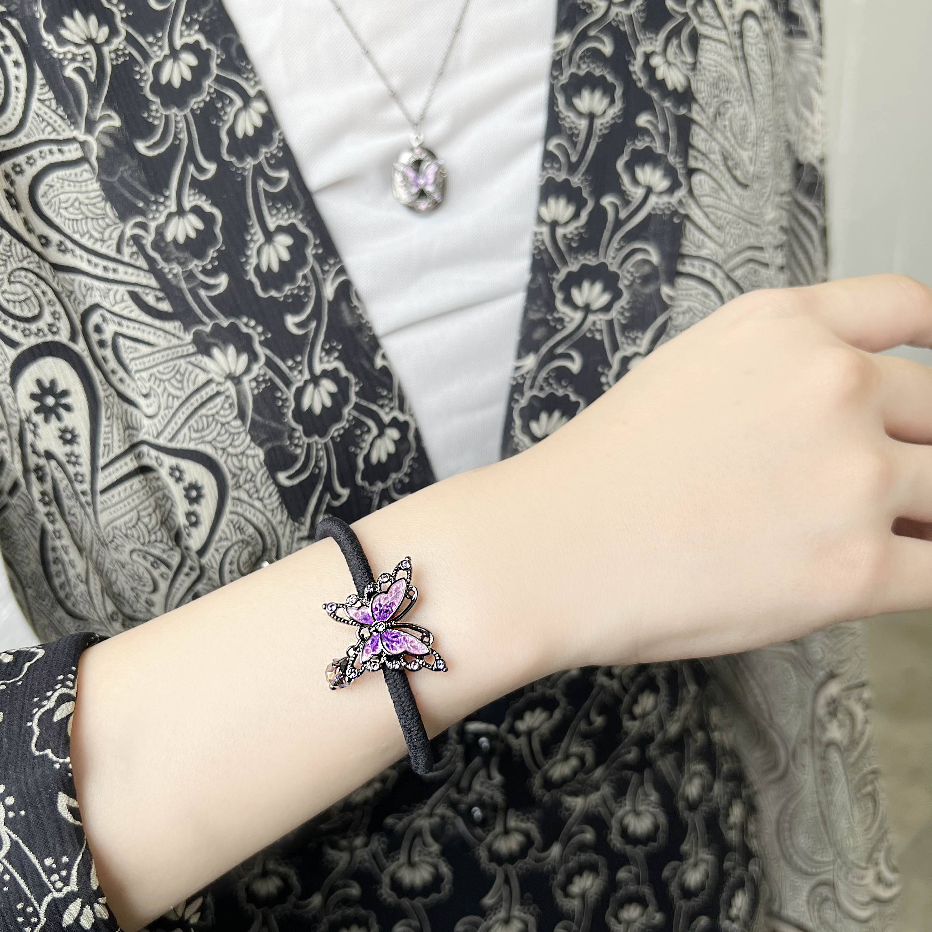 極美品✨ANNA SUI 蝶 モチーフ バタフライ ガンメタル